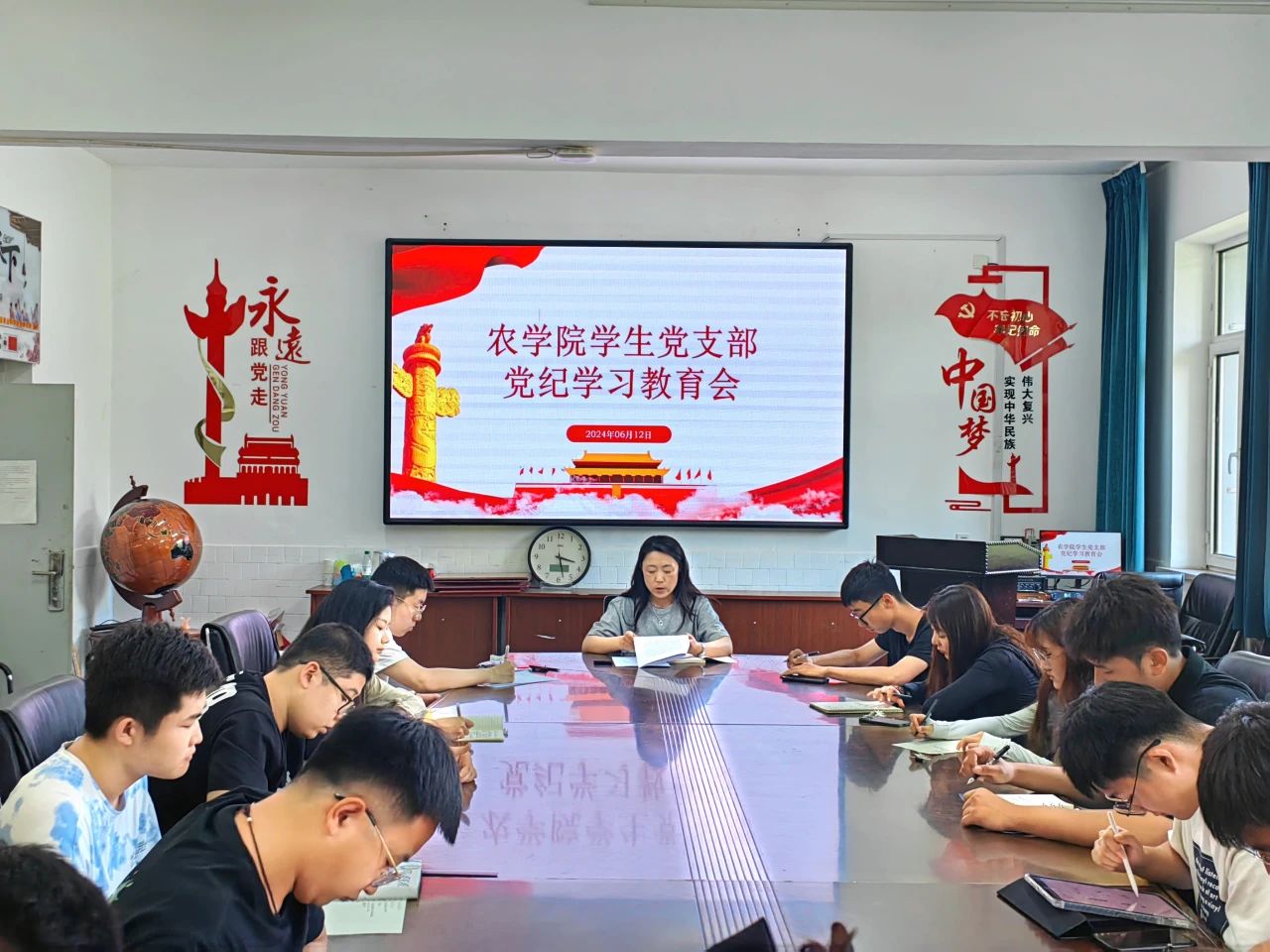 学生1.jpg 学生1.jpg